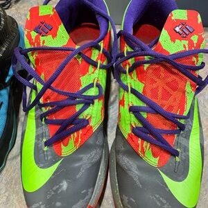 Nike Multicolor Athletic Shoes with Bold Design